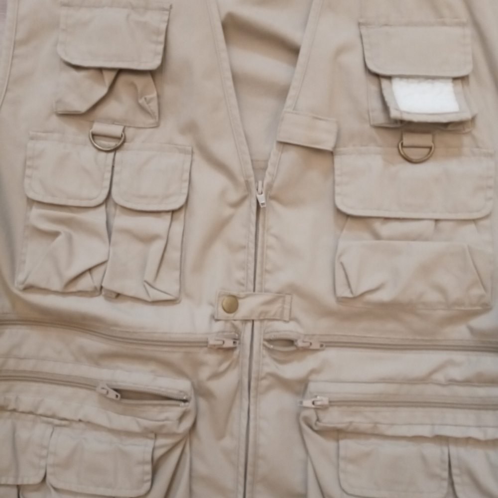 Fishing vest - Picture 3 of 5